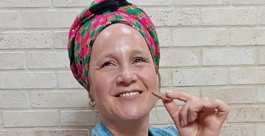 עם שוקולד מוקטן